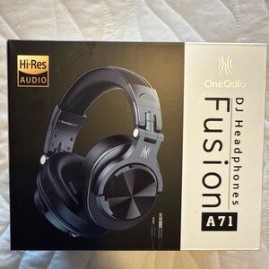 Fusion A71 Over-Ear Headphones - Black